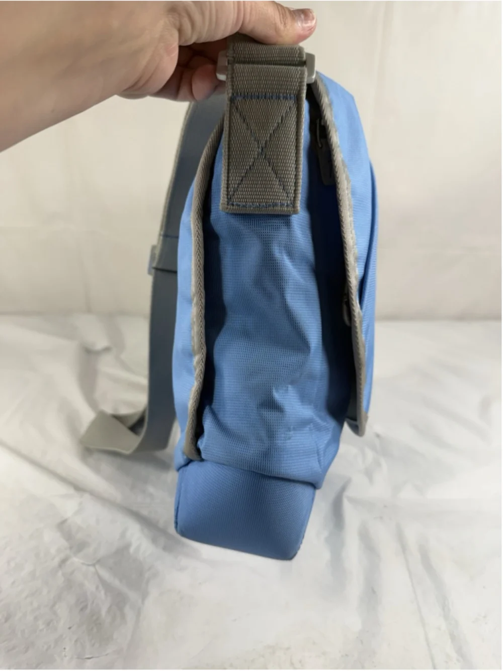 KEEN Blue Crossbody Messenger Bag - Picture 13 of 16